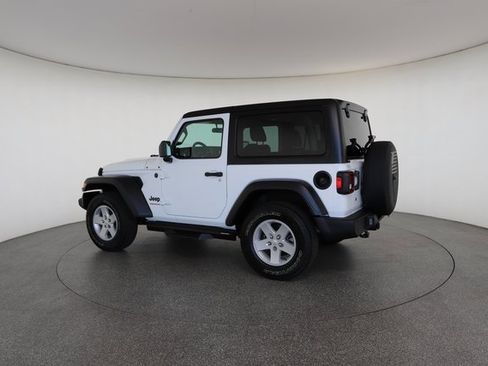 Used 2022 Jeep Wrangler Sport image 9