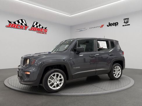 Used 2023 Jeep Renegade Latitude AWD/4WD image 1
