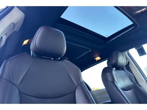 Certified 2023 Toyota Sienna Platinum image 19