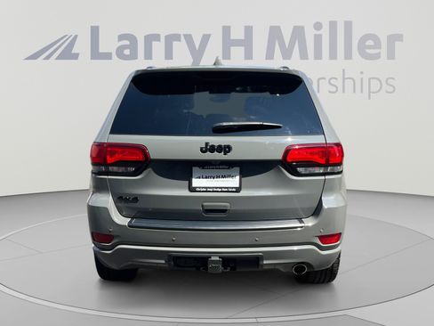 Used 2020 Jeep Grand Cherokee Altitude AWD/4WD image 4