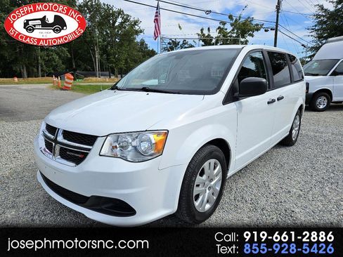 Used 2019 Dodge Grand Caravan SE w/ UConnect Hands-Free Group image 1