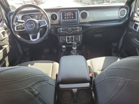 Used 2019 Jeep Wrangler Unlimited Sahara AWD/4WD image 13
