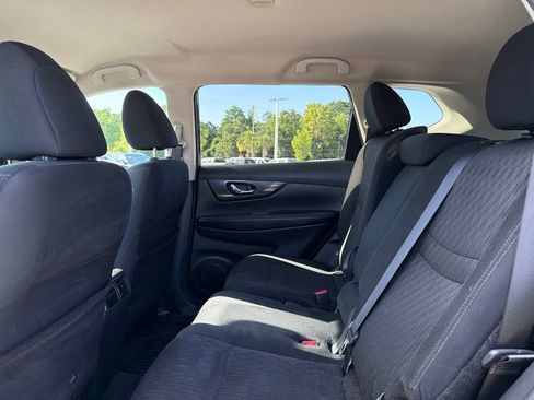 Used 2018 Nissan Rogue SV FWD image 17