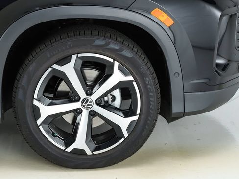 New 2026 Volkswagen Tiguan SE FWD image 53