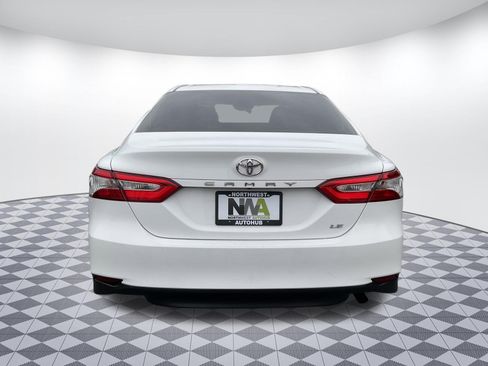 Used 2018 Toyota Camry LE FWD image 4