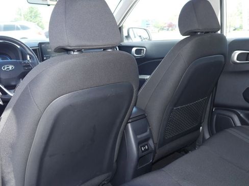 Used 2025 Hyundai Venue SEL FWD image 26