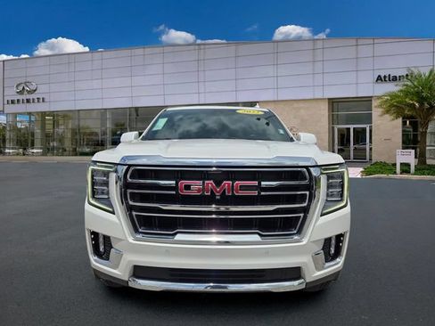 Used 2022 GMC Yukon SLT w/ SLT Luxury Package AWD/4WD image 3