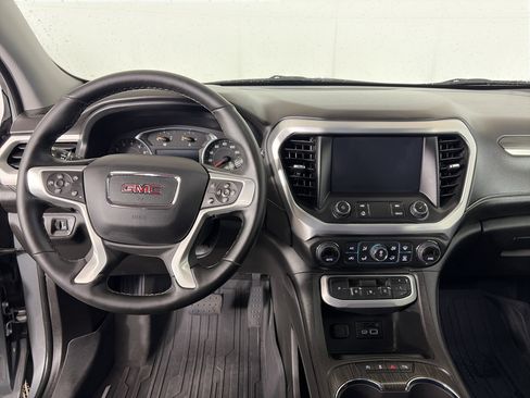 Used 2023 GMC Acadia SLT w/ Preferred Package AWD/4WD image 3