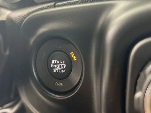 Used 2023 Jeep Wrangler Sport S image 13