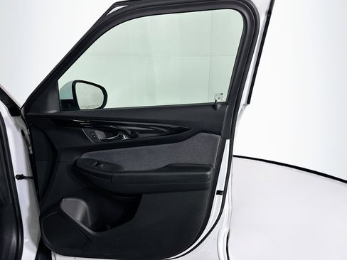 Used 2025 Chevrolet TrailBlazer LT FWD image 30