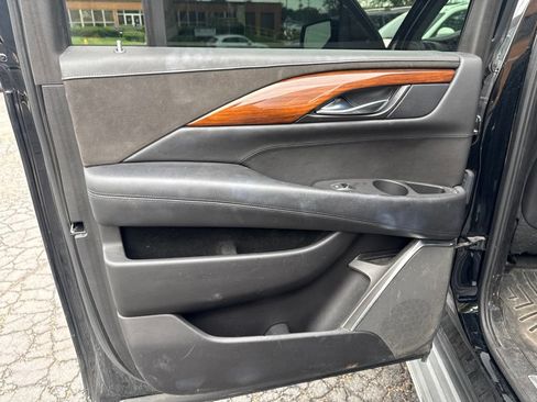 Used 2015 Cadillac Escalade ESV Luxury AWD/4WD image 19