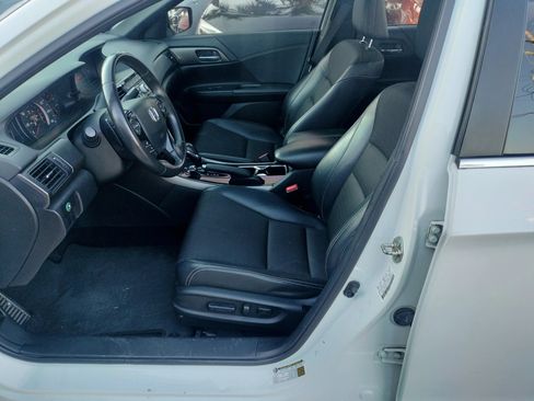 Used 2017 Honda Accord Sport image 8