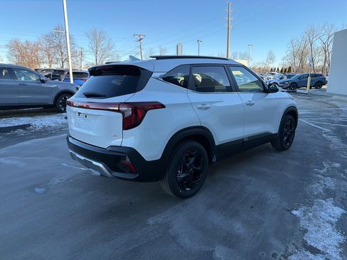 New 2026 Kia Seltos EX image 6