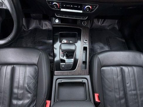 Used 2021 Audi Q5 2.0T Premium w/ Convenience Package image 19