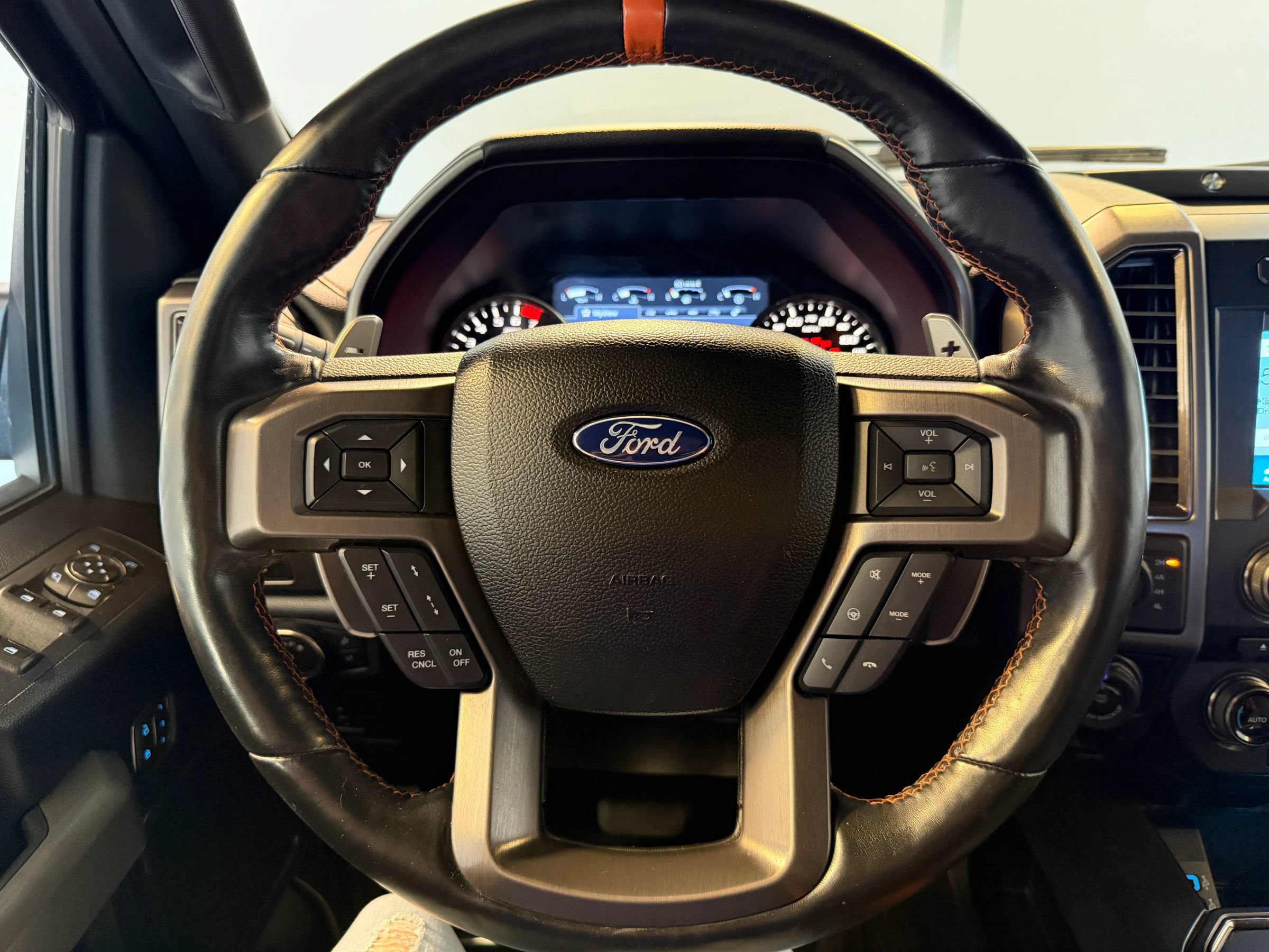 Used 2018 Ford F150 Raptor w/ Equipment Group 802A Luxury AWD/4WD image 13