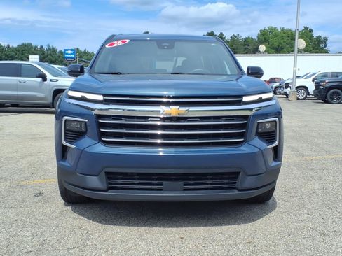 Used 2026 Chevrolet Traverse LT AWD/4WD image 2