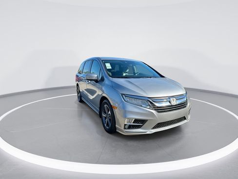 Used 2018 Honda Odyssey Touring image 2