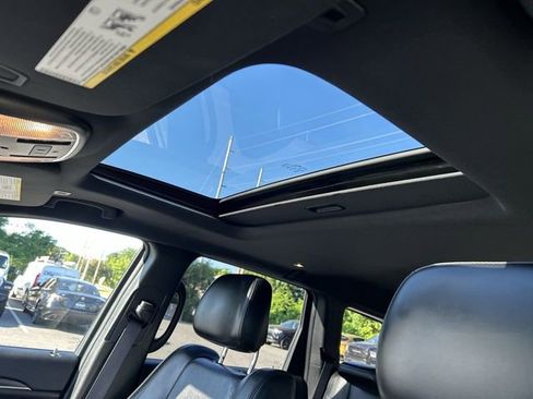 Used 2019 Jeep Grand Cherokee Limited AWD/4WD image 24