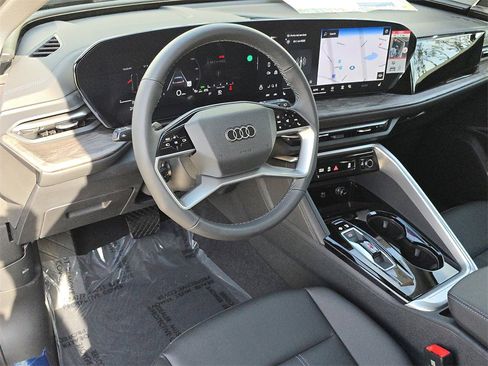 New 2025 Audi Q5 Premium image 16