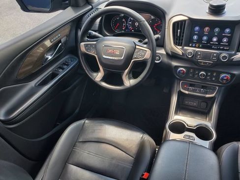 Used 2024 GMC Terrain Denali w/ Denali Premium Package AWD/4WD image 12