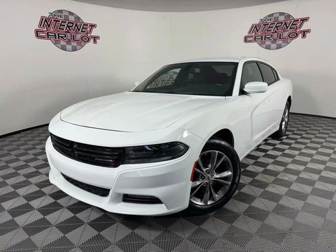 Used 2022 Dodge Charger SXT image 1