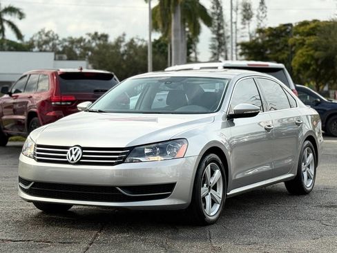 Used 2012 Volkswagen Passat 2.5 SE image 1