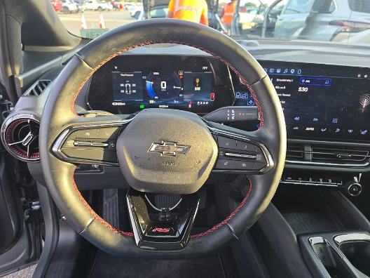 Used 2024 Chevrolet Equinox EV RS FWD image 14