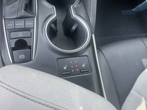 Used 2018 Toyota Camry XLE w/ Audio Package FWD image 14