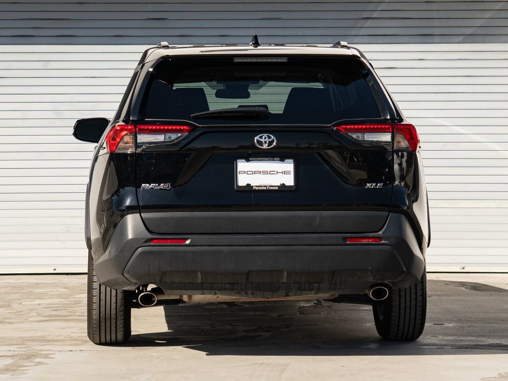 Used 2025 Toyota RAV4 XLE FWD image 26