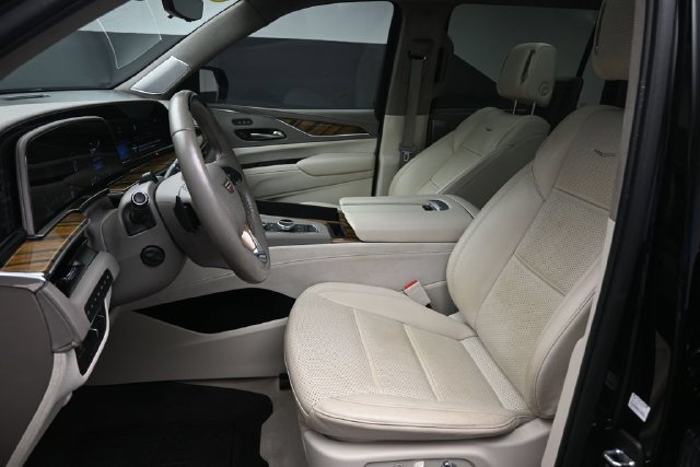 Used 2022 Cadillac Escalade ESV Sport Platinum AWD/4WD image 17
