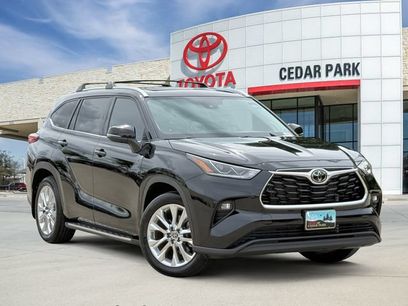 Used 2023 Toyota Highlander Limited