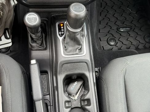 Used 2019 Jeep Wrangler Unlimited Sport S AWD/4WD image 16