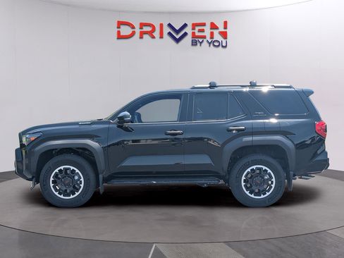Used 2025 Toyota 4Runner TRD Off-Road AWD/4WD image 2