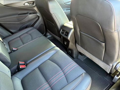 Certified 2022 Chevrolet Equinox RS w/ Infotainment Package image 11