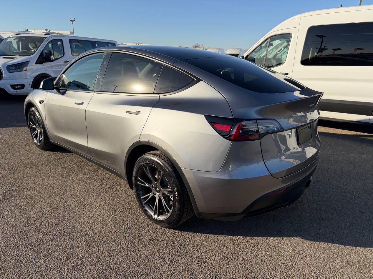 Used 2024 Tesla Model Y Long Range AWD/4WD image 9