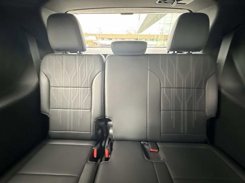 Used 2026 Buick Enclave Avenir AWD/4WD image 35