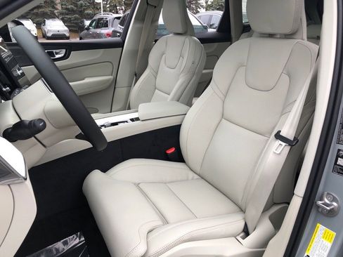 New 2026 Volvo XC60 B5 Ultra w/ Protection Package Premier AWD/4WD image 32