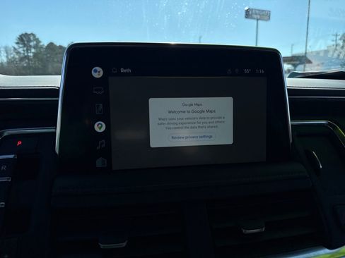 Used 2022 Chevrolet Suburban LT w/ LT Signature Package image 10