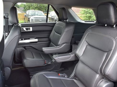 Certified 2024 Ford Explorer XLT w/ Equipment Group 202A AWD/4WD image 8