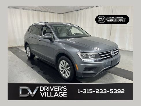 Used 2018 Volkswagen Tiguan S w/ 3rd Row Seat Package AWD/4WD image 1