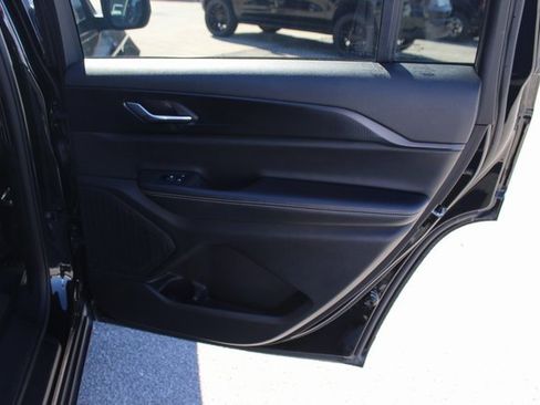 Used 2023 Jeep Grand Cherokee L Laredo image 7