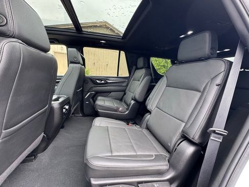 Used 2024 GMC Yukon Denali AWD/4WD image 32