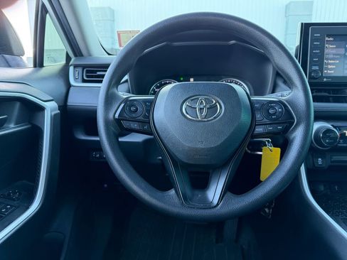 Used 2020 Toyota RAV4 LE AWD/4WD image 8