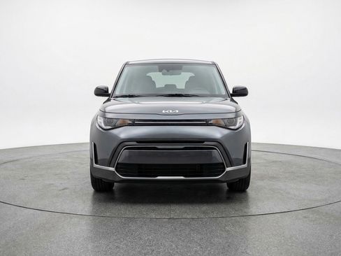 Used 2025 Kia Soul LX w/ LX Technology Package image 2