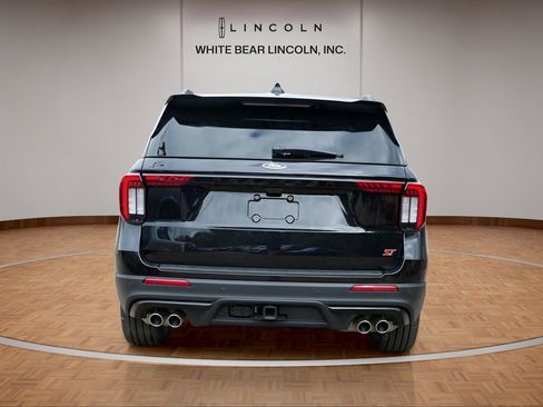 Used 2025 Ford Explorer ST image 6