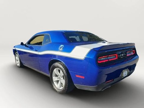 Used 2019 Dodge Challenger SXT image 11