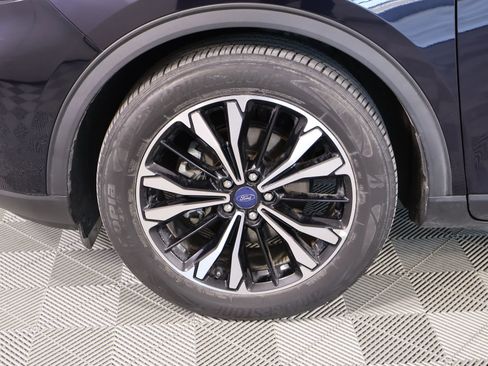 Used 2021 Ford Escape SE w/ SE Sport Appearance Package image 17