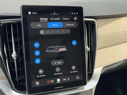 Used 2026 Volvo XC90 B6 Plus w/ Protection Package image 26