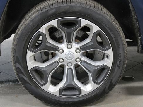 Used 2022 RAM 1500 Limited w/ Body-Colour Bumper Group image 12