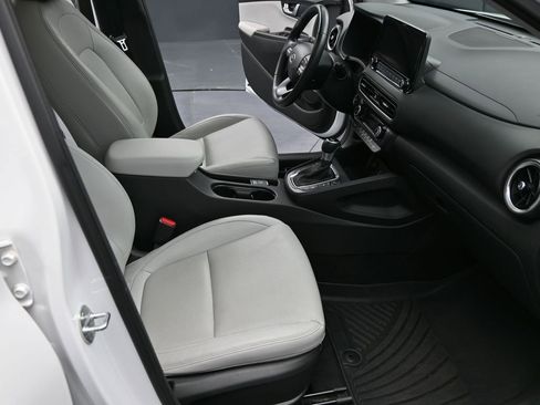 Used 2022 Hyundai Kona Limited image 18